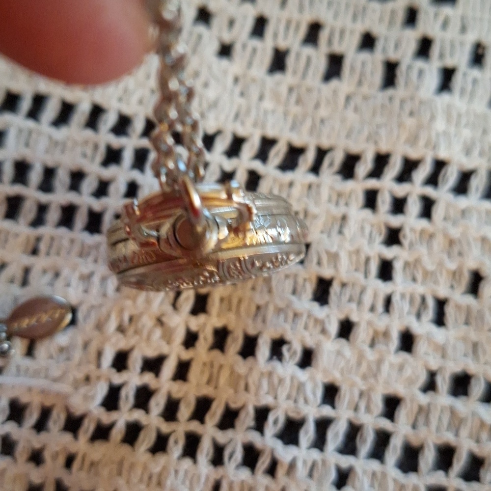 AEO LONG POCKET WATCH NECKLACE AND SHORT CRYSTAL CHOKER - Picture 11 of 11